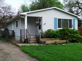 1233 Bangor Rd, Waterford, MI 48328