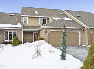 5 York Rd, Glenmont, NY 12077