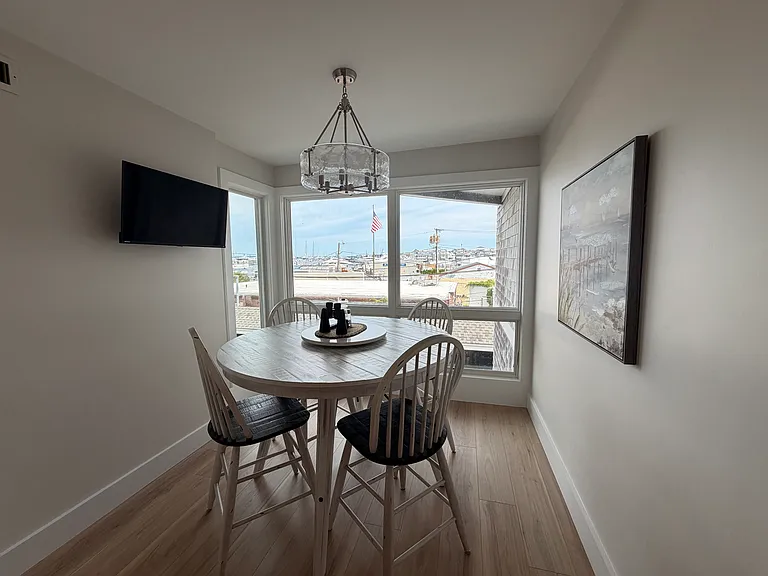 31 Coddington Wharf #21 — Photo 12