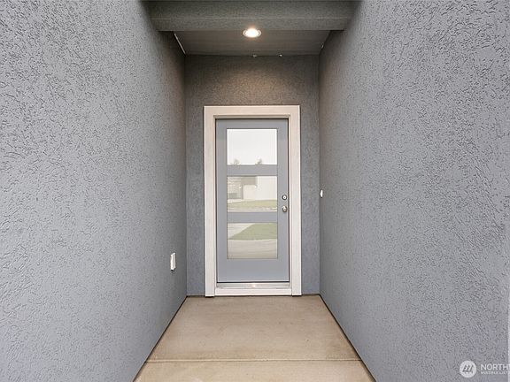 5th image of 613 S Dorsing Street