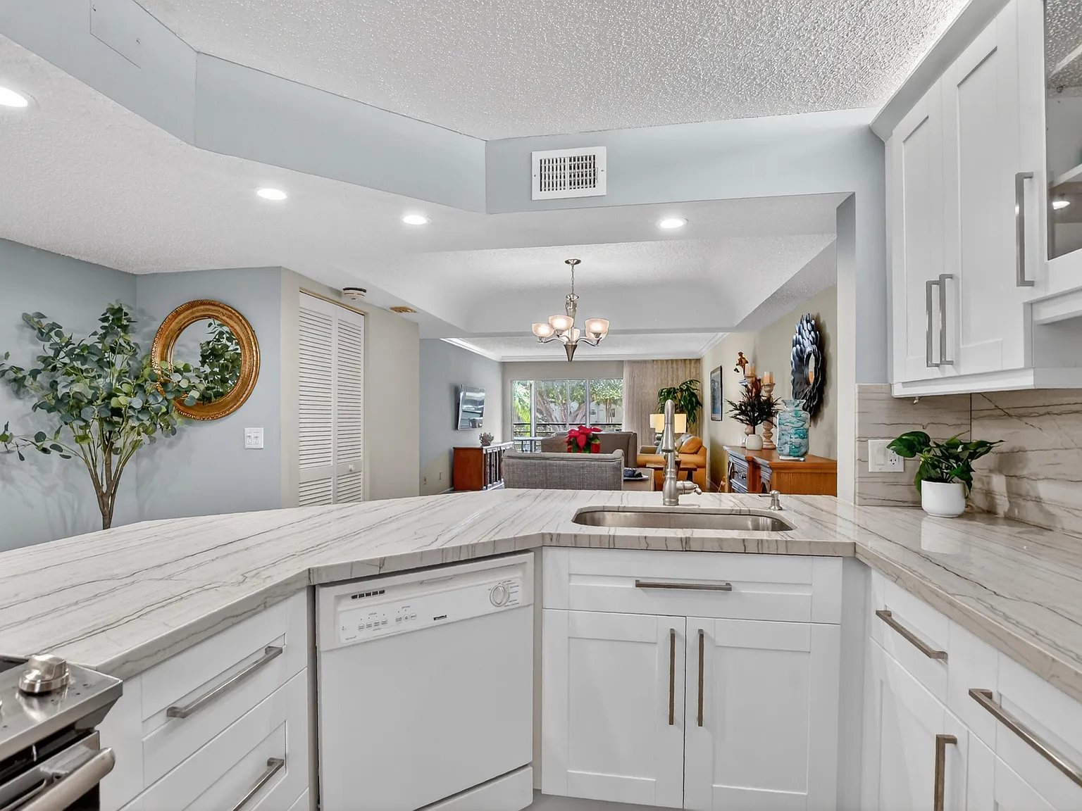 2 bed, 2.0 bath, 1160 sqft, $2,200 — Photo 3