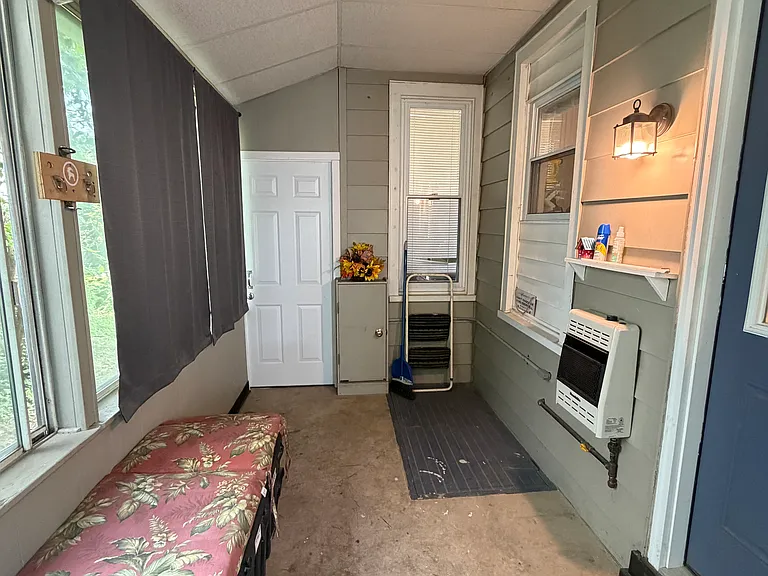 252 E Louther St — Photo 34