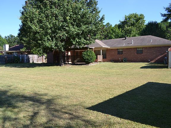 4th image of 310 Windridge Dr