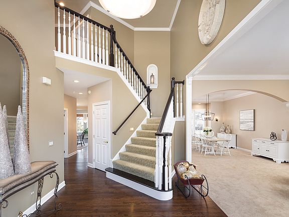 4th image of 2648 Charlestowne Ln