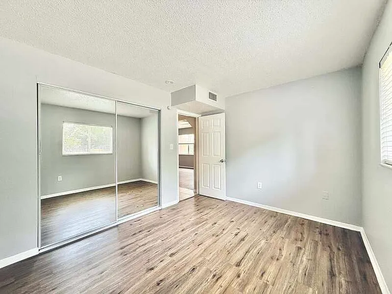 4725 39th Ave N #101 — Photo 13