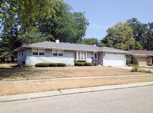 880 Martin Dr, Elgin, IL 60120