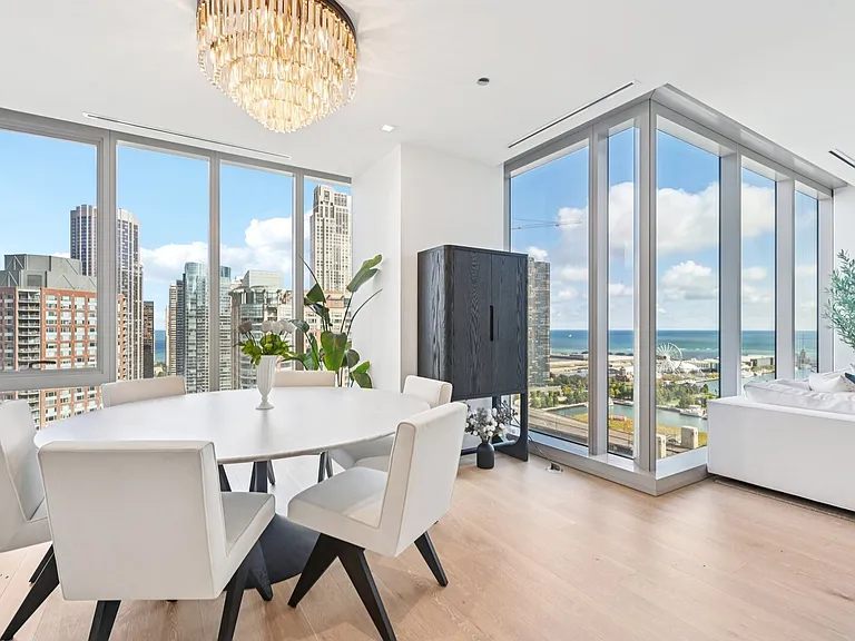 363 E Wacker Dr #2204 — Photo 7