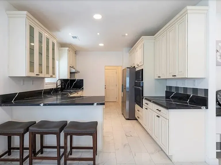 10692 Frances Ave — Photo 18