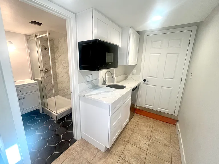 1731 S Iris Ln #B — Photo 2