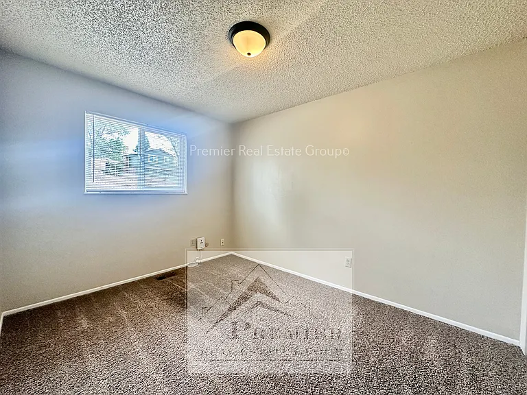 6873 Metropolitan St — Photo 8