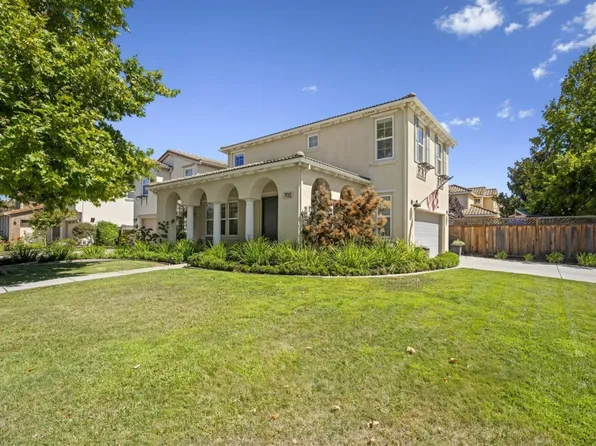 702 San Gabriel Ave, Morgan Hill, CA 95037