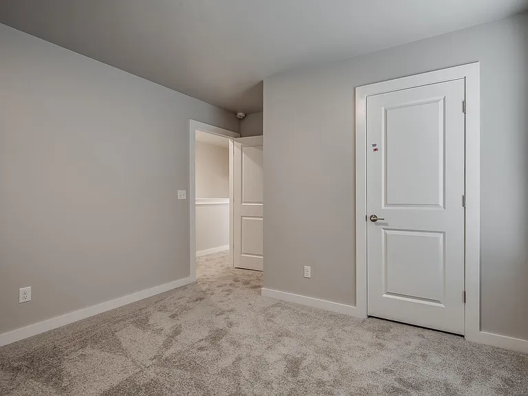 508 NW 176th Ter — Photo 35