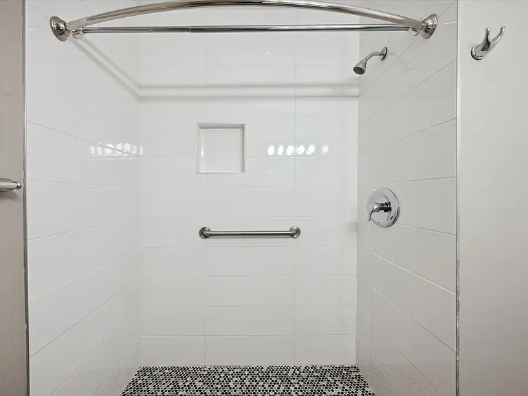 4101 Harvest Ln — Photo 6
