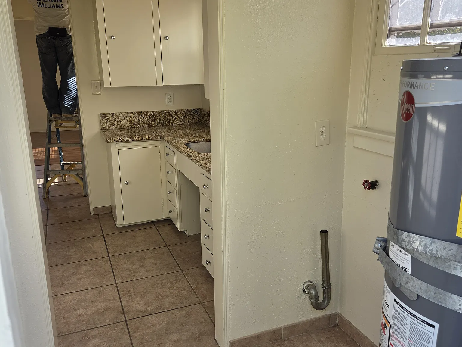 1 bed, 1000 sqft, $2,200 — Photo 4