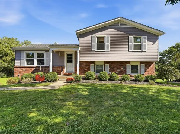 110 Glengarry Dr, Coraopolis, PA 15108