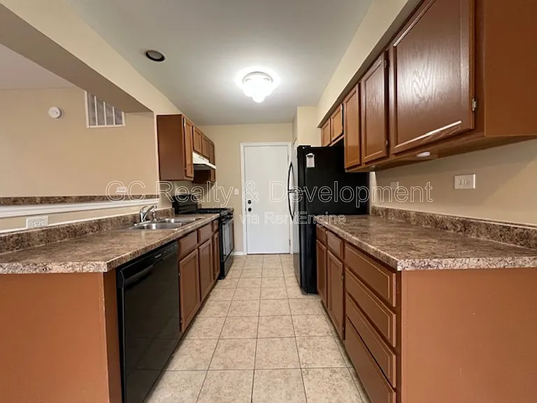 339 S Lancelot Ln — Photo 7