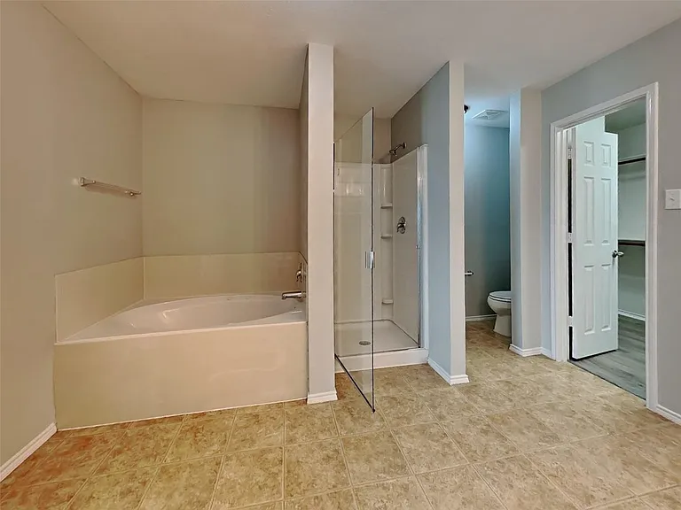 527 Laurel Ln — Photo 15