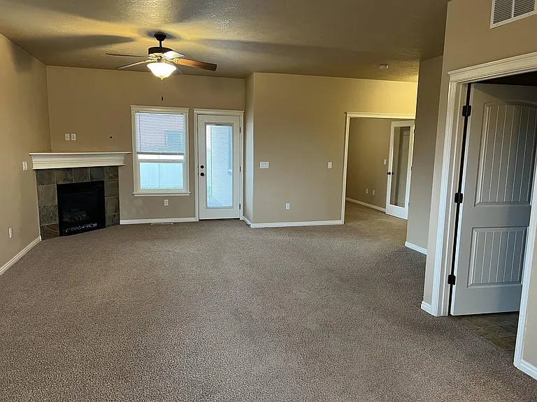1307 W Sanetta St — Photo 11