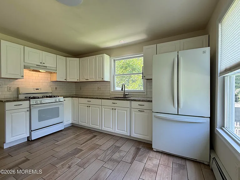 236 W Farms Rd — Photo 3