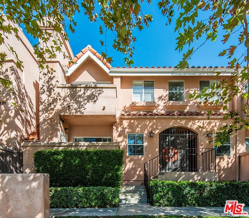 1st image of 7320 Balboa Blvd Unit 104
