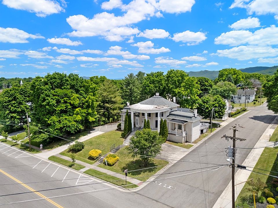 10th image of 585 W Main St