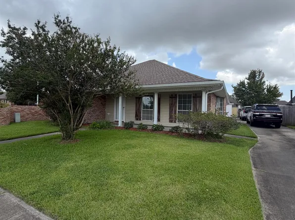 54 Cobblestone E, Houma, LA 70360