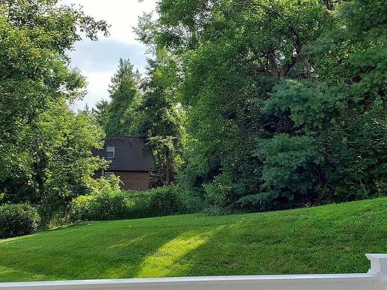 101 Register Dr — Photo 17