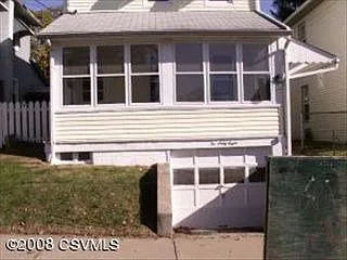 268 Hanover St photo 1