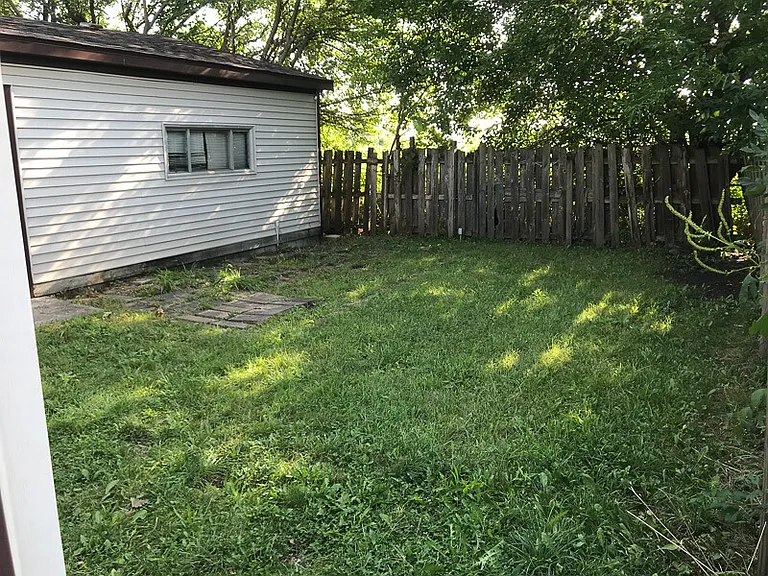 1154 W Barry Ln — Photo 16
