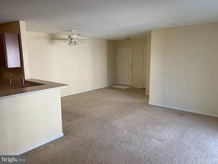 110 Lionheart Ln — Photo 8