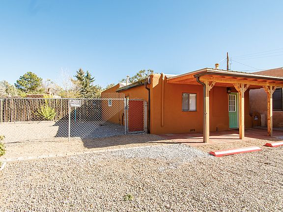 2nd image of 913-1/2B Old Pecos Trl