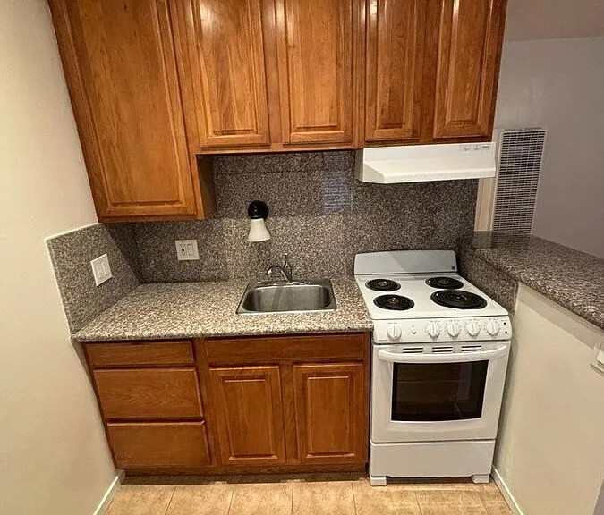 414 Staten Ave #2F — Photo 2