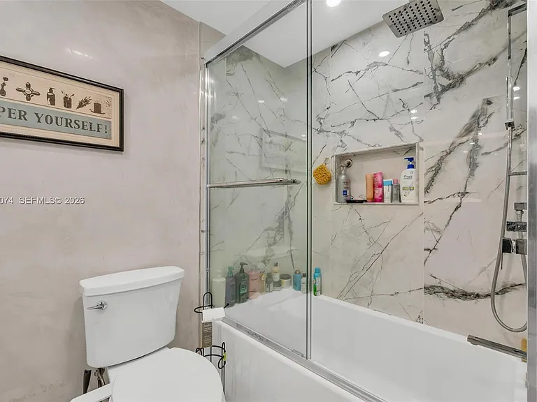 18071 Biscayne Blvd #901 — Photo 35