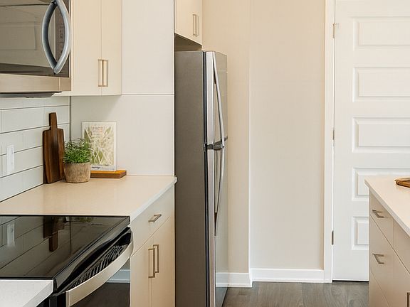 4th image of 125 McKinley St #200