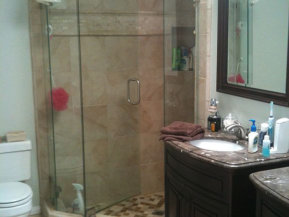 3rd image of 4694 W Point Loma Blvd #8