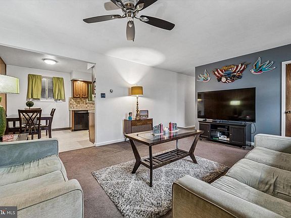 4th image of 16 Betty Ln