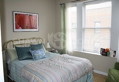 5th image of 685 1/2 W Wrightwood Ave APT 2W