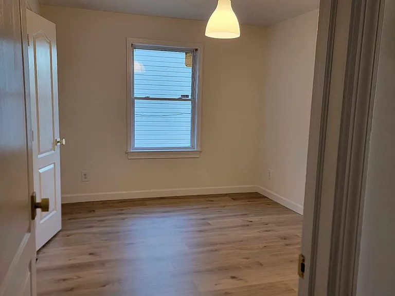 25 Cliff St #2 — Photo 11