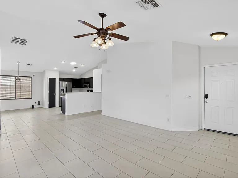 6550 S 44th Ave — Photo 8