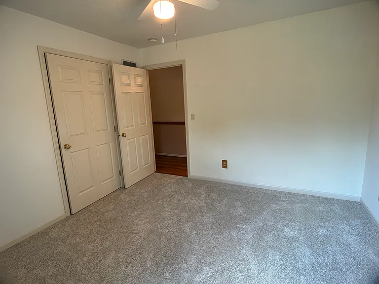 6400 Belmont Park Ct — Photo 29