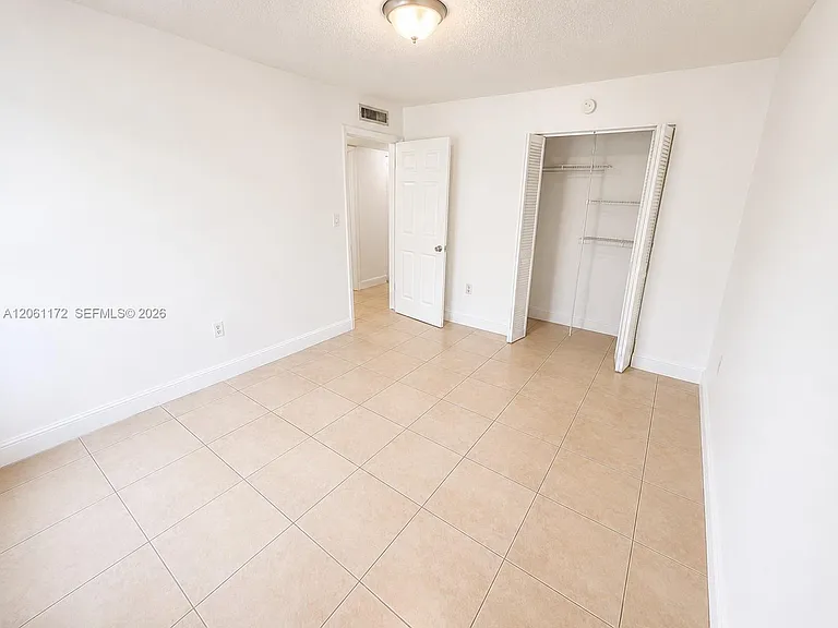10800 N Kendall Dr #O6 — Photo 5