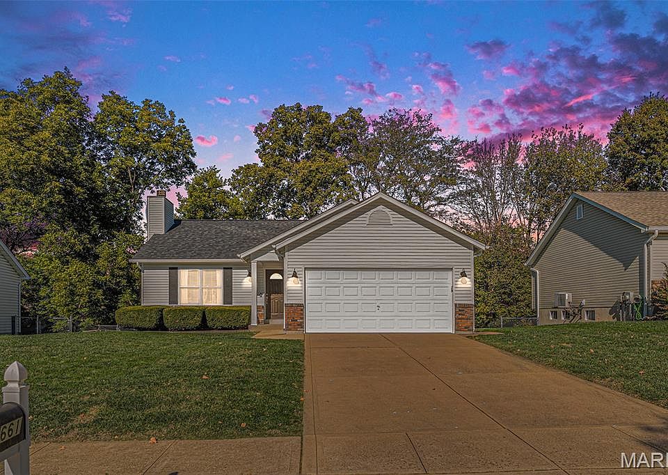1st image of 661 Glenshee Dr