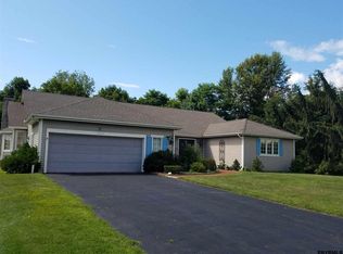 238 Walnut Ln, Slingerlands, NY 12159