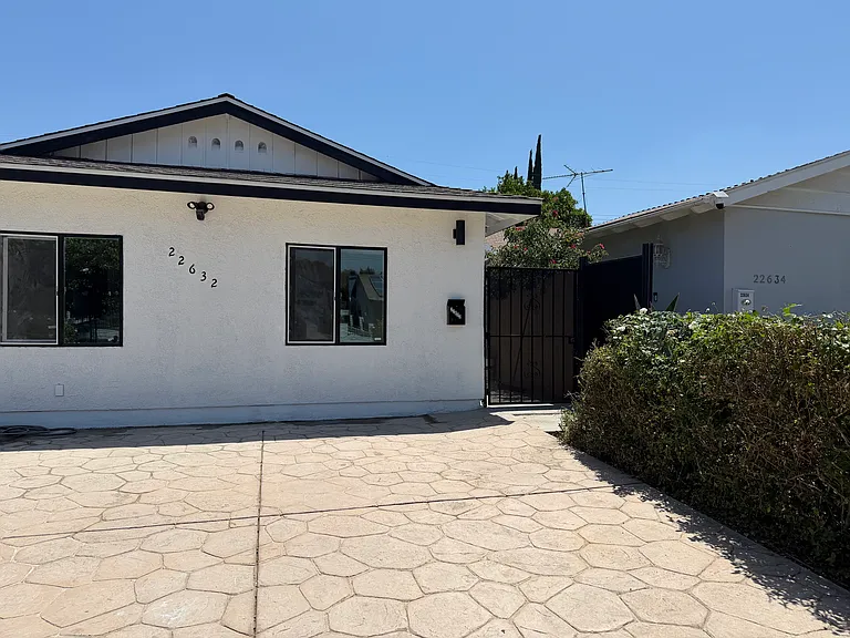 22632 Gilmore St — Photo 6