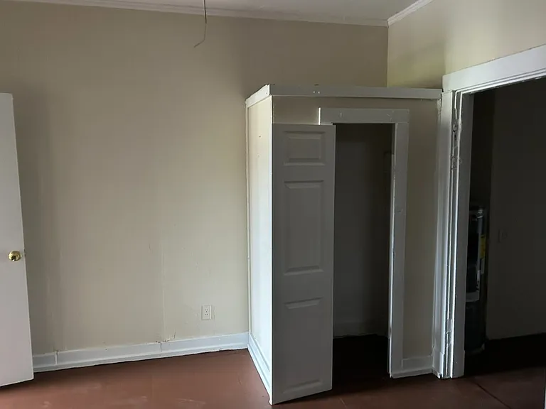 252 Richmond Ave — Photo 2