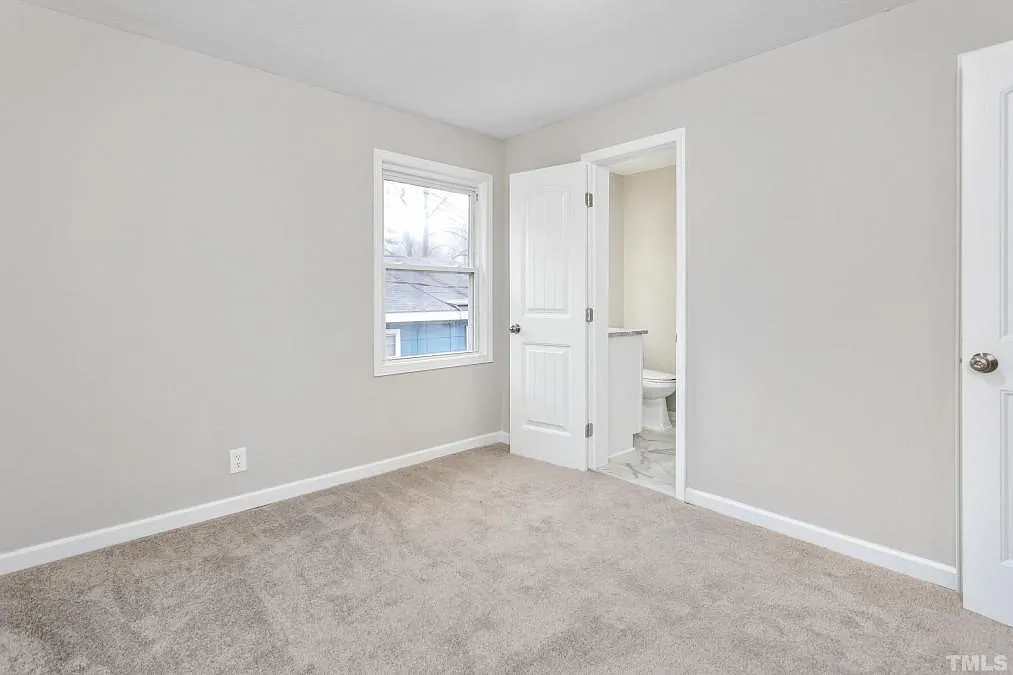 2 bed, 768 sqft, $1,700 — Photo 4