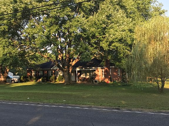 2nd image of 605 Dobbins Pike