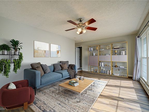 3rd image of 13720 Elsetta Ave