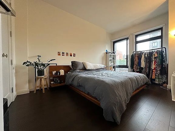5th image of 613 Baltic St #2D