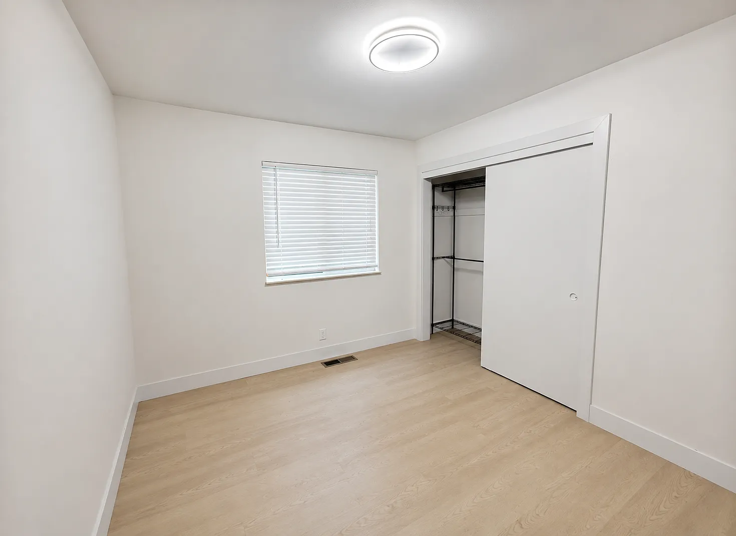 4 bed, 1574 sqft, $4,850 — Photo 2